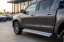 Toyota Hilux 2015– Boční nášlapy Maya V2 (2 ks, hliník) fotografie 1