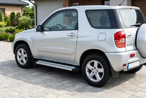 Toyota Rav 4 2001–2005 Boční nášlapy Maya V2 (2 ks, hliník) fotografie 1