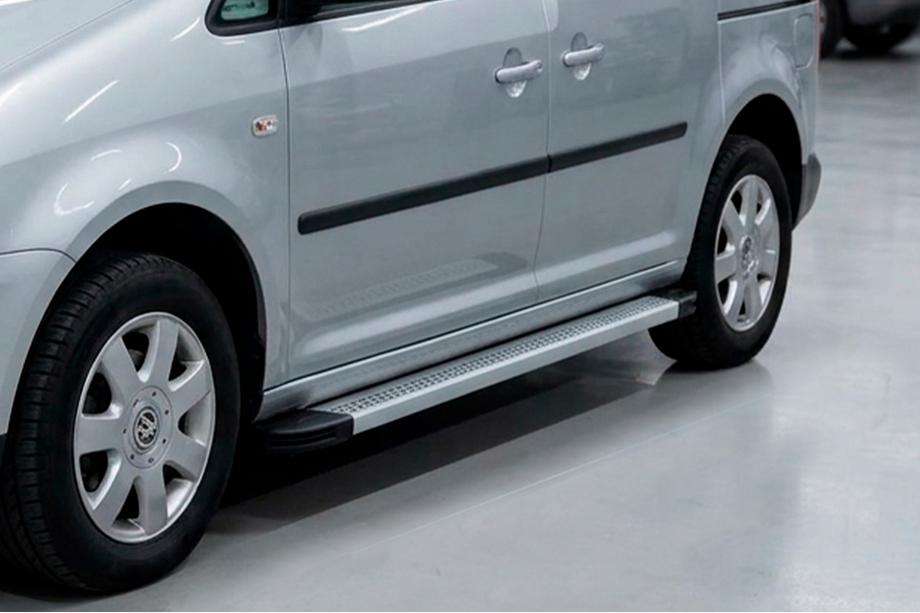 Volkswagen Caddy 2010–2015 Boční nášlapy Maya V2 (2 ks, hliník) Image
