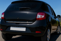 Renault Sandero 2013–2022 Ochranná lišta na hranu kufru (nerez) fotografie 1
