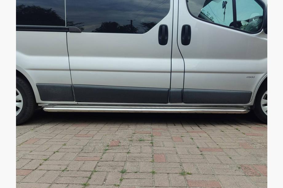 Renault Trafic 2001–2015 Boční nášlapy Premium (2 ks, nerez) 60 mm, dlouhý rozvor Fotografie 12