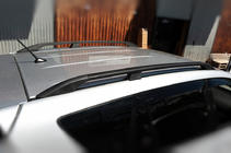 Toyota Rav 4 2006–2013 Černé turecké střešní ližiny Dlouhý rozvor, plastové patky fotografie 4