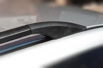 Toyota Rav 4 2006–2013 Černé turecké střešní ližiny Dlouhý rozvor, plastové patky fotografie 11