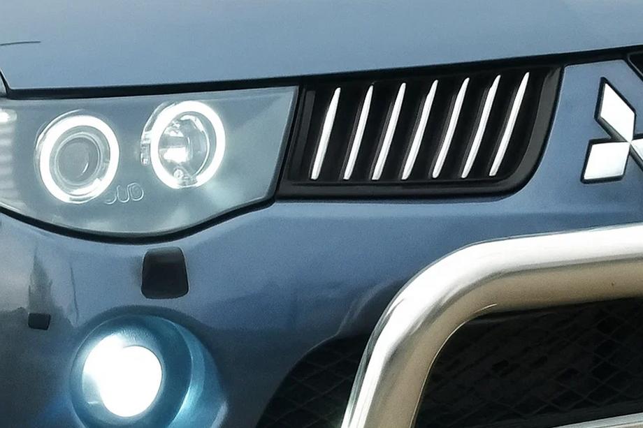 Mitsubishi L200 2006–2015 Nerezové lišty na masku chladiče (14 ks) Image