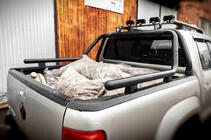 Volkswagen Amarok 2010–2022 Ochranný rám korby (černý) fotografie 4
