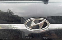 Hyundai Tucson JM 2004– Samolepicí emblém, 125 mm (65 mm) fotografie 1