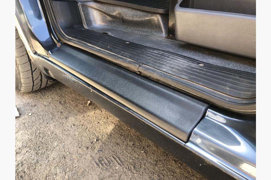 Mercedes Vito W638 1996–2003 ABS plastové kryty prahů (2 ks) Matné Fotografie 5