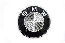 BMW řady 5 E34 1988–1995 Karbonový emblém, Turecko (82 mm) fotografie 3
