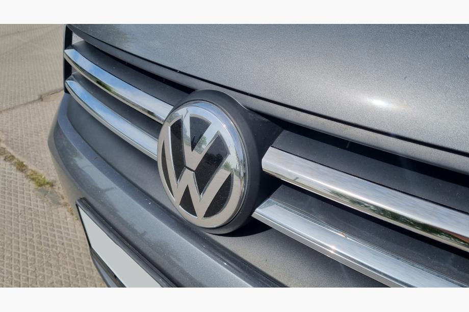 Volkswagen Caddy 2015–2020 Nerezové lišty na masku chladiče (2 ks) Carmos - turecká ocel Image