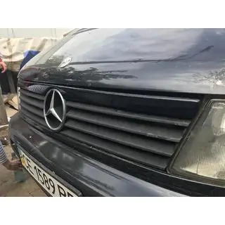 Plastová lišta do masky chladiče Mercedes Vito W638 1996–2003 fotografie 2