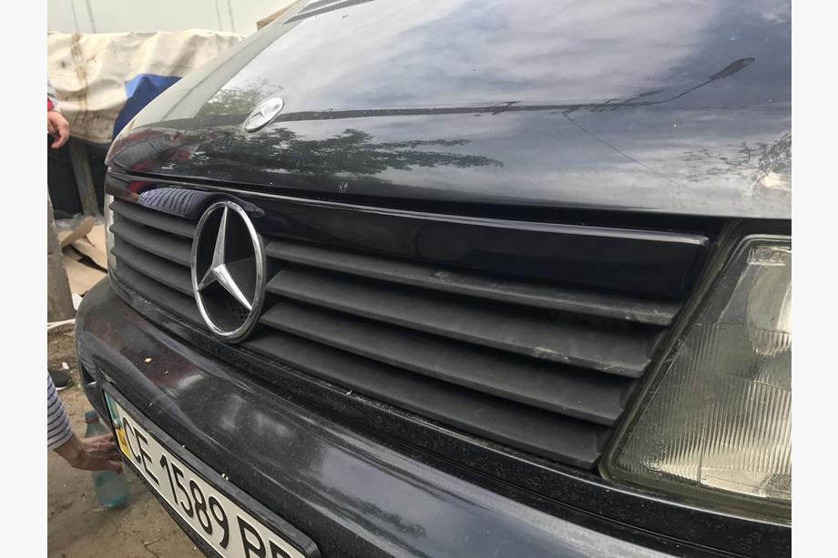 Mercedes Vito W638 1996–2003 Plastová lišta do masky chladiče Fotografie 2