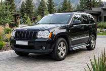 Jeep Grand Cherokee WK 2004–2010 Boční nášlapy Rainbow (2 ks, hliník) fotografie 1