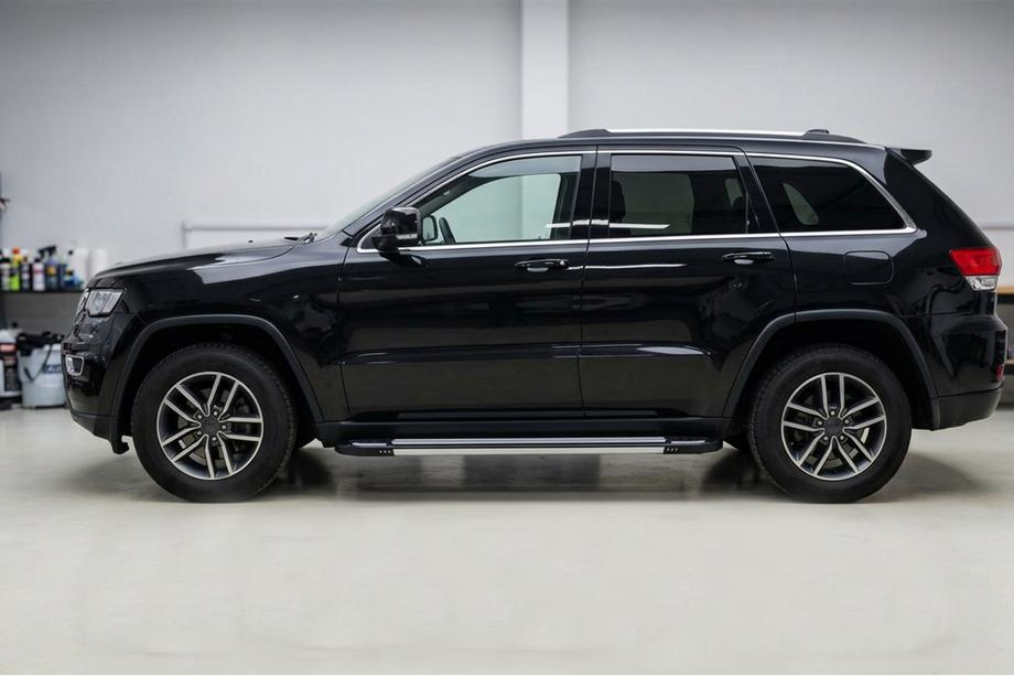 Jeep Grand Cherokee WK2 2010–2021 Boční nášlapy Rainbow (2 ks, hliník) Fotografie 1