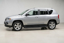 Jeep Compass 2006–2016 Boční nášlapy Allmond Black (2 ks, hliník) fotografie 1