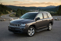 Jeep Compass 2006–2016 Boční prahy Bosphorus Black (2 ks, hliník) fotografie 1