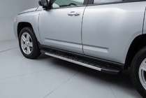 Jeep Compass 2006–2016 Boční nášlapy Duru (2 ks, hliník) fotografie 1