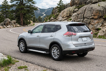 Nissan X-trail T32/Rogue 2014–2021 Boční nášlapy Allmond Grey (2 ks, hliník) fotografie 1