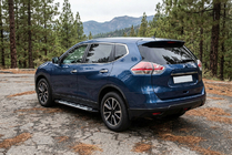 Nissan X-trail T32/Rogue 2014–2021 Boční nášlapy Sunrise (2 ks, hliník) fotografie 1