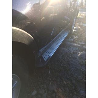 Boční nášlapy Allmond Grey (2 ks, hliník) Kia Sportage 2010–2015 fotografie 3