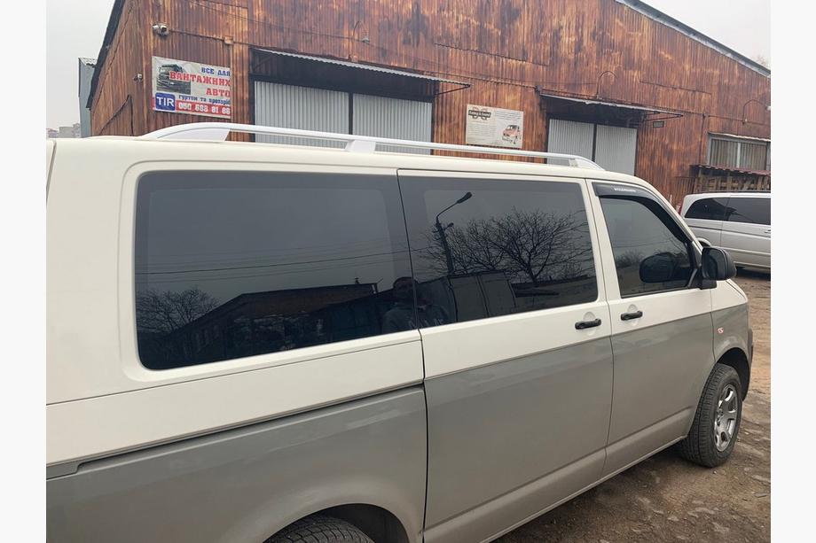 Volkswagen T5 Transporter 2003–2010 Střešní ližiny Skyport (bílé) Fotografie 13