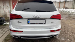 Audi Q5 2008–2017 Chromová lišta nad SPZ (nerez) OmsaLine – italská nerezová ocel fotografie 2