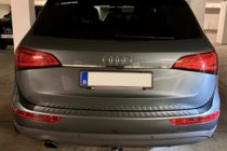 Audi Q5 2008–2017 Chromová lišta nad SPZ (nerez) OmsaLine – italská nerezová ocel fotografie 4