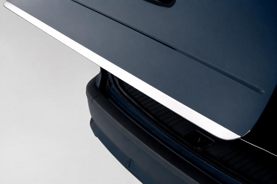 Chevrolet Captiva 2006–2019 Nerezová lišta na hranu víka kufru Image