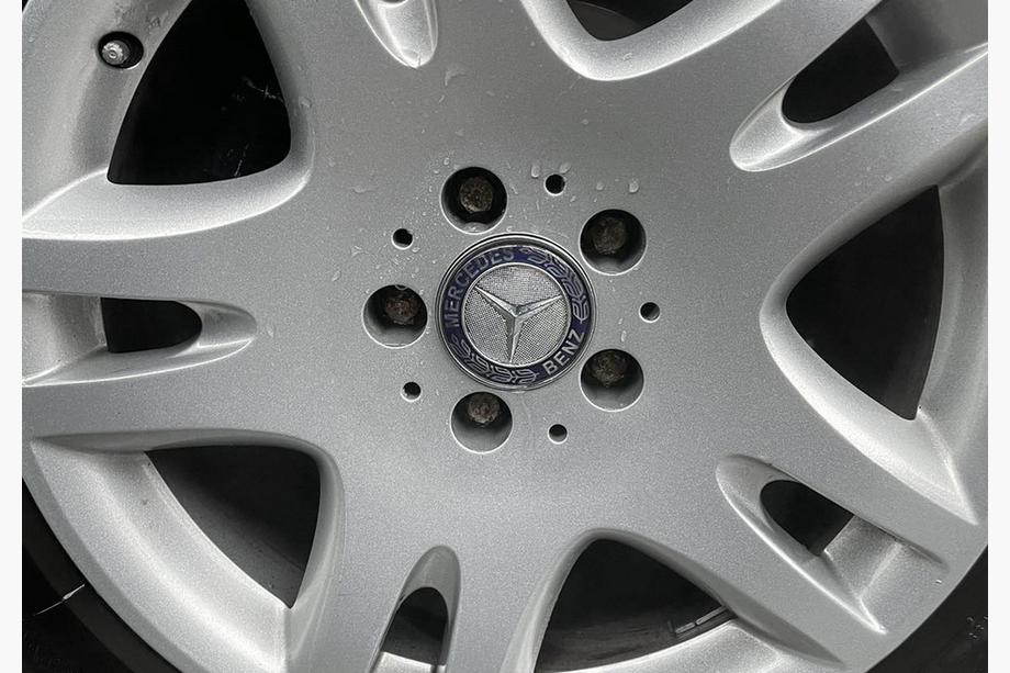 Mercedes-Benz Středové krytky na disky 71/75 mm bez kroužku (4 ks, modré V2) Fotografie 2