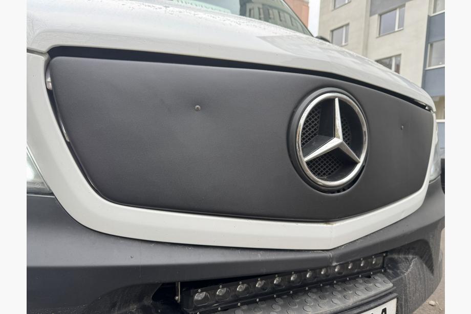 Mercedes Sprinter W906 2006–2018 Zimní kryt přední masky V1 (2013↗) Fotografie 2