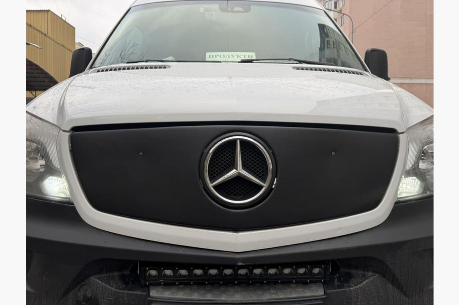 Mercedes Sprinter W906 2006–2018 Zimní kryt přední masky V1 (2013↗) Fotografie 4