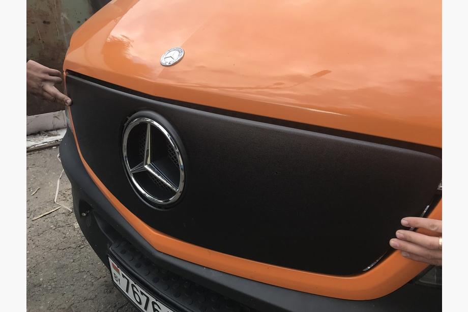 Mercedes Sprinter W906 2006–2018 Zimní kryt přední masky V1 (2013↗) Fotografie 7