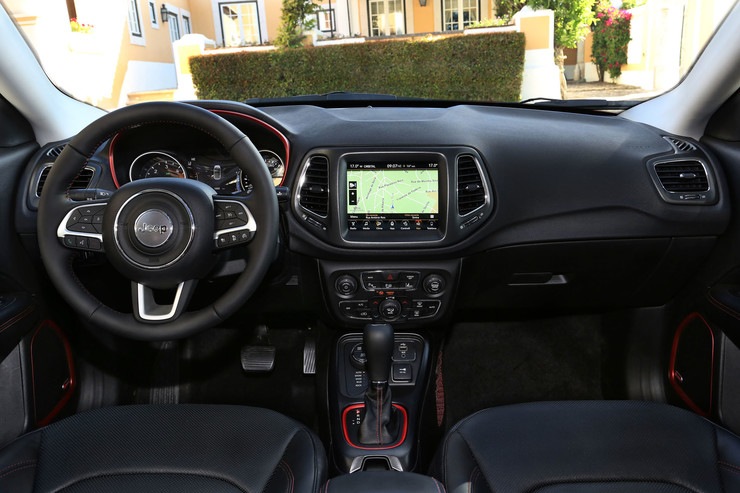 Recenze crossoveru Jeep Compass řady Trailhawk