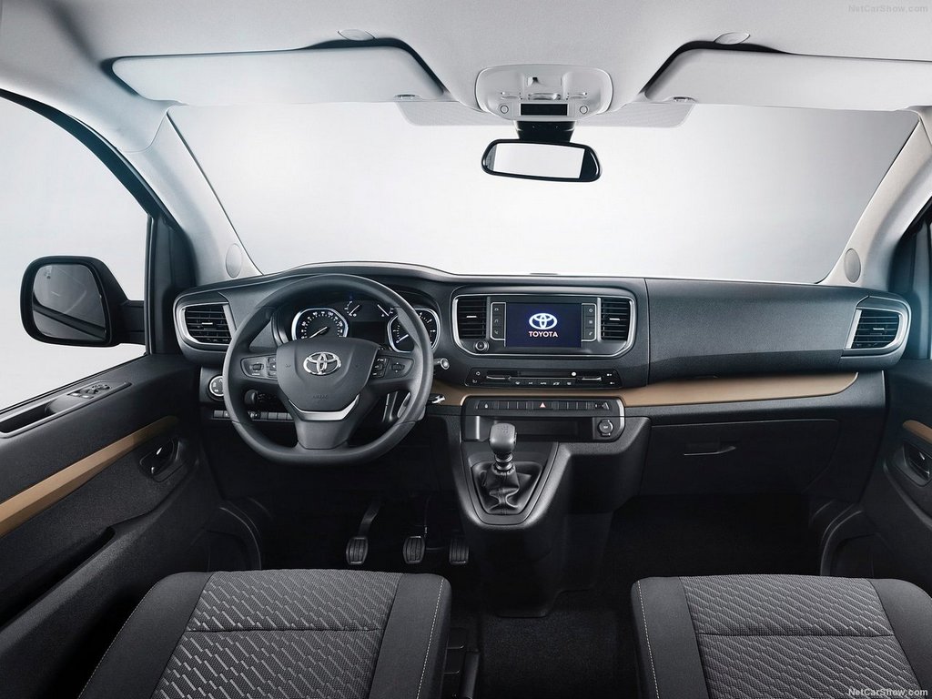 Recenze mikrobusu Toyota Hiace