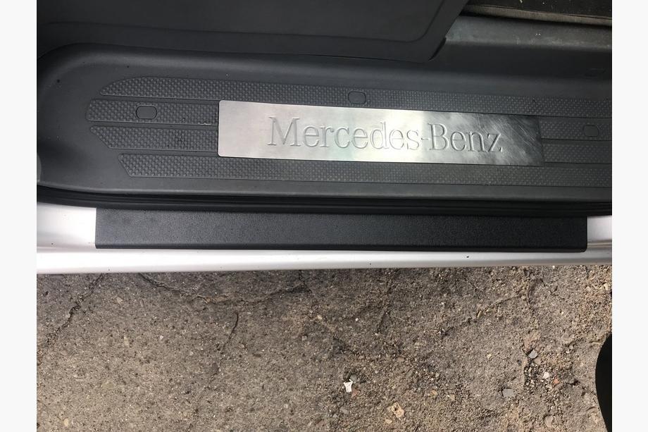 Mercedes Viano 2004–2014 Plastové kryty prahů DDU matné (2 ks) Fotografie 2