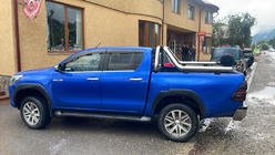 Toyota Hilux 2015– Nerezový ochranný oblouk na karoserii fotografie 1