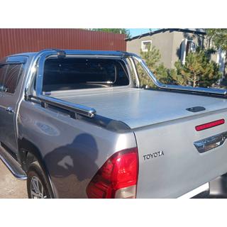 Nerezový ochranný oblouk na karoserii Toyota Hilux 2015– fotografie 3