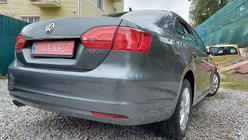 Volkswagen Jetta 2011–2018 Nerezová lišta nad SPZ OmsaLine (nerez) Chrom fotografie 2