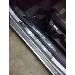 Nerezové prahové lišty OmsaLine typ 1 (4 ks) Volkswagen Passat B8 2015–2023 fotografie 3