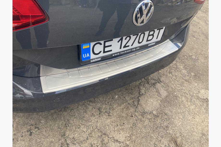 Volkswagen Passat B8 2015–2023 Ochranná lišta na zadní nárazník OmsaLine (nerez) SW (kombi) Fotografie 2