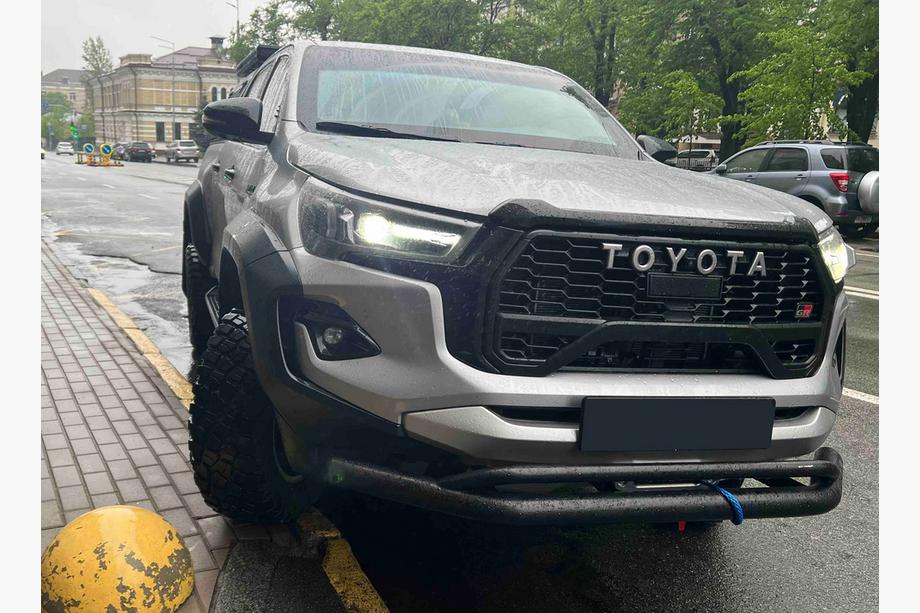 Toyota Hilux 2015– Přední dvojitý ochranný rám Vegas (2015-2020, černý, 76 mm) Image
