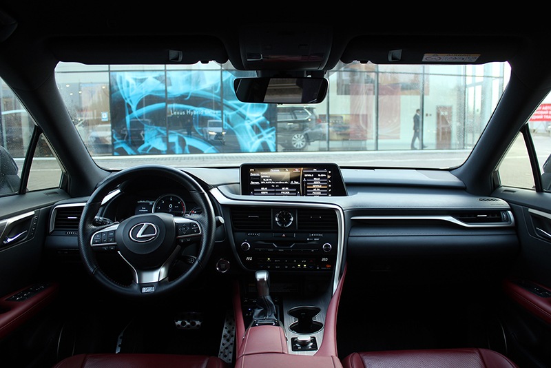 Test crossoveru Lexus RX F Sport