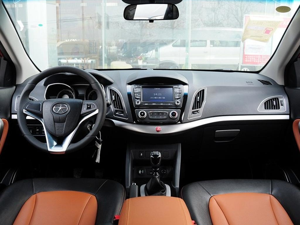 Recenze crossoveru JAC S5