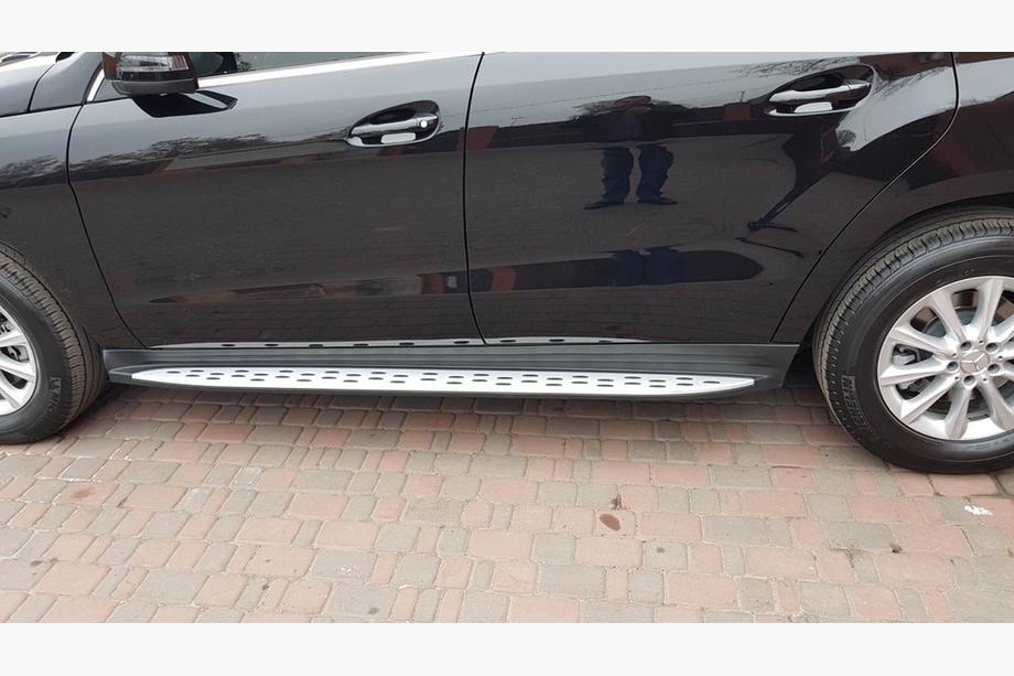 Mercedes GL/GLS třída X166 2012–2019 Boční nášlapy OEM (2 ks) Fotografie 4