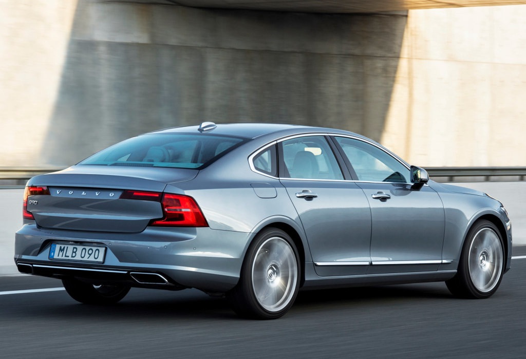 Recenze Volvo S90 modelového roku 2017