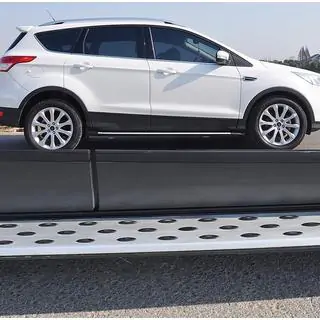 Boční nášlapy OEM-V2 (2 ks, hliník) Ford Kuga/Escape 2013–2019 fotografie 3