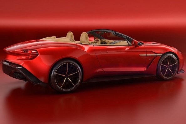 Aston Martin představil nové varianty sportovních vozů