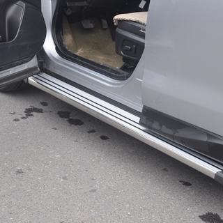 Boční nášlapy Original (2 ks, hliník) Subaru Forester 2013–2018 fotografie 1