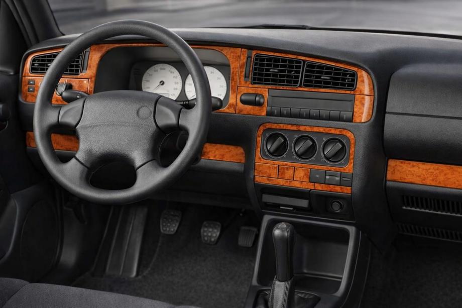 Volkswagen Vento 1992–1998 Kryty palubní desky Image
