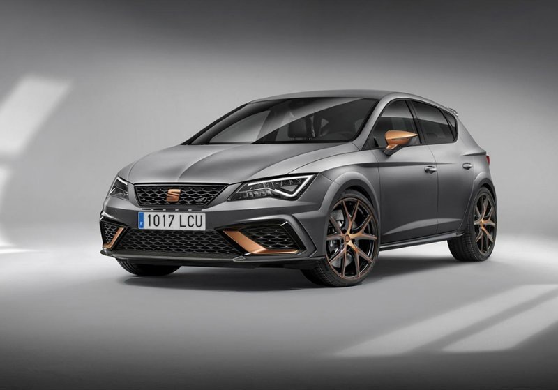 Seat odhalil novou generaci Leon Cupra R