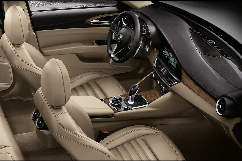 Italské charisma v sedanu Alfa Romeo Giulia
